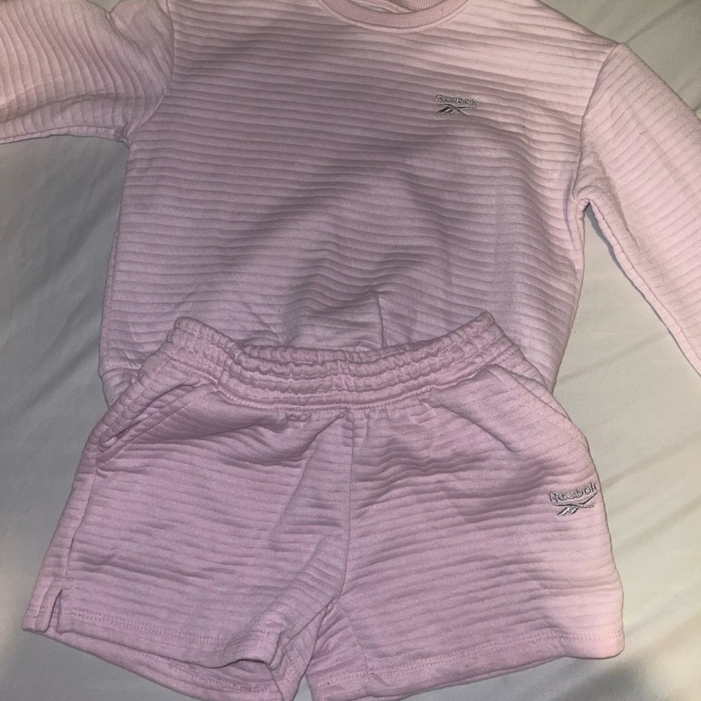 Reebok Light Pink size 7